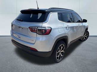 Used 2025 Jeep Compass Limited AWD/4WD video 4