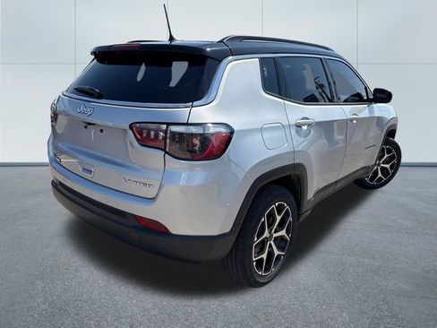 Used 2025 Jeep Compass Limited AWD/4WD image 4