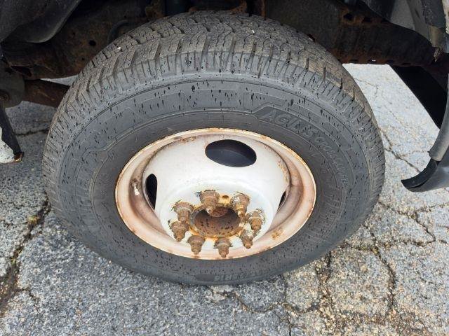 Used 2011 Ford E-450 and Econoline 450 Super Duty RWD image 28