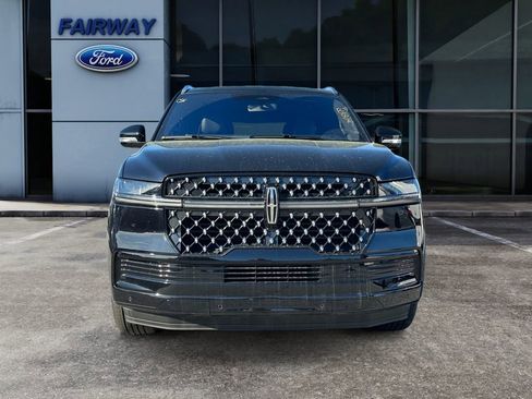 Used 2025 Lincoln Navigator Black Label image 3