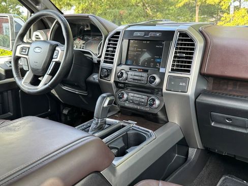 Used 2016 Ford F150 Platinum w/ Equipment Group 701A Luxury image 23