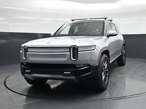 Used 2023 Rivian R1S Adventure Quad AWD/4WD image 57