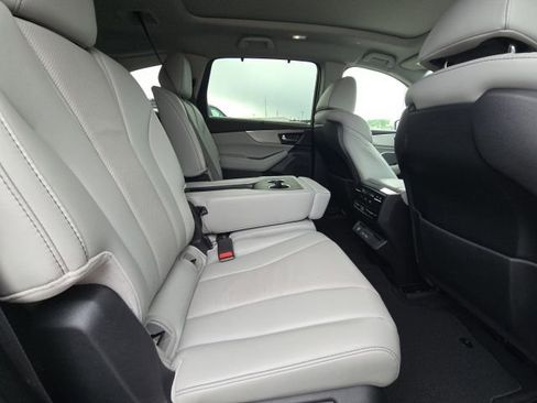 Used 2024 Acura MDX SH-AWD w/ Technology Package image 15
