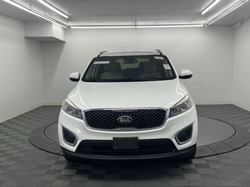 Used 2016 Kia Sorento LX w/ LX Convenience Package image 5