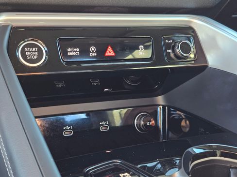 Certified 2025 Audi Q5 Premium Plus w/ Premium Plus AWD/4WD image 15