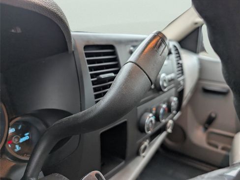 Used 2010 Chevrolet Silverado 1500 W/T RWD image 19