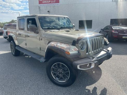 Used 2020 Jeep Gladiator Overland AWD/4WD image 4