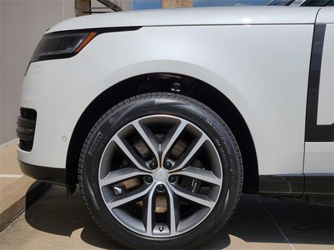 New 2025 Land Rover Range Rover SE image 6
