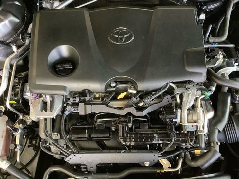 Used 2018 Toyota Camry LE image 21