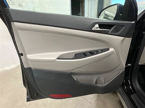 Used 2018 Hyundai Tucson SEL w/ Cargo Package AWD/4WD image 10