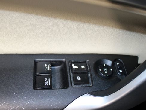 Used 2014 Honda Accord EX-L image 11