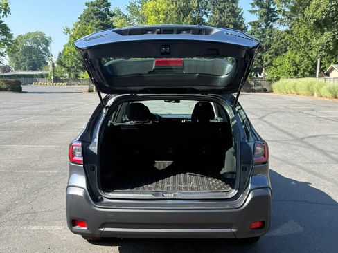 Used 2025 Subaru Outback AWD/4WD image 28