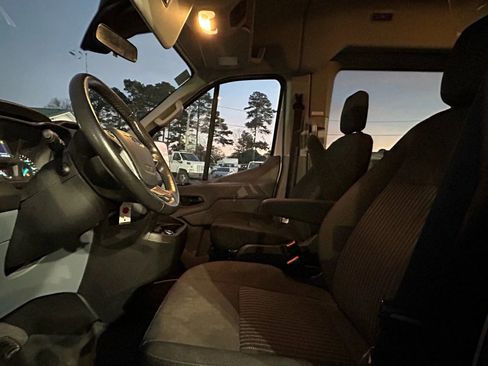 Used 2019 Ford Transit 150 XLT image 11