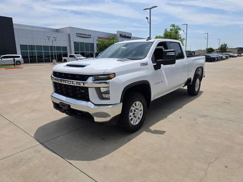Used 2023 Chevrolet Silverado 2500 LT AWD/4WD image 9
