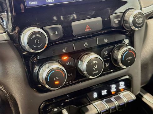 Used 2022 RAM 1500 Big Horn AWD/4WD image 18