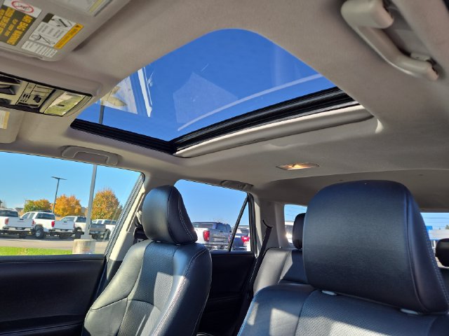 Used 2016 Toyota 4Runner Limited AWD/4WD image 28