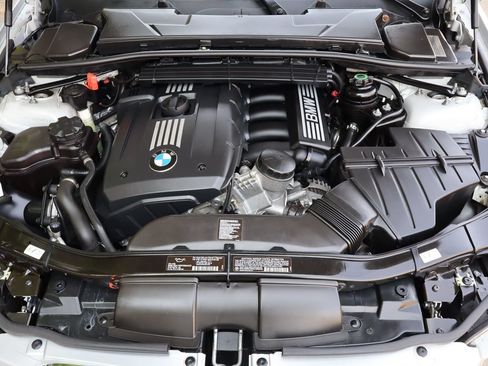 Used 2011 BMW 328i xDrive Sedan AWD/4WD image 40