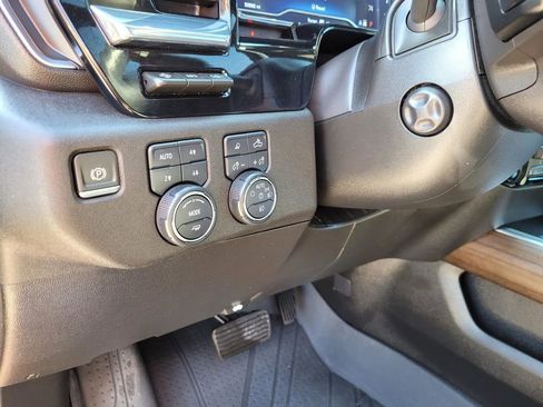 Used 2024 Chevrolet Silverado 1500 High Country w/ High Country Premium Package AWD/4WD image 24