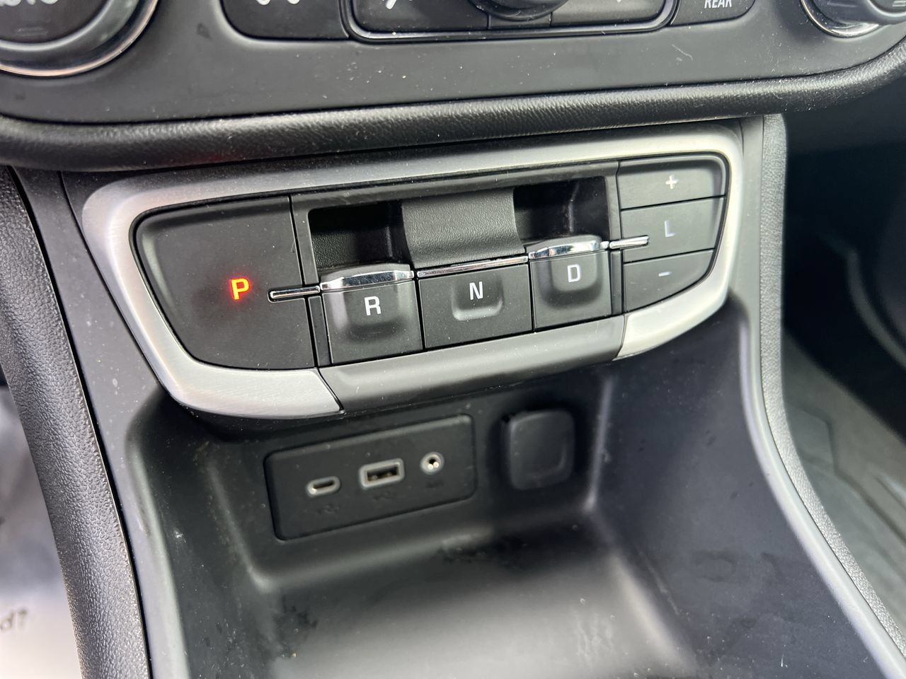 Used 2024 GMC Terrain SLE w/ Driver Convenience Package AWD/4WD image 26