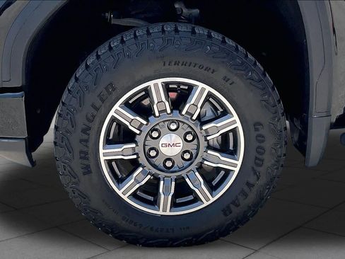 Certified 2024 GMC Sierra 1500 AT4 w/ AT4 Premium Package AWD/4WD image 11
