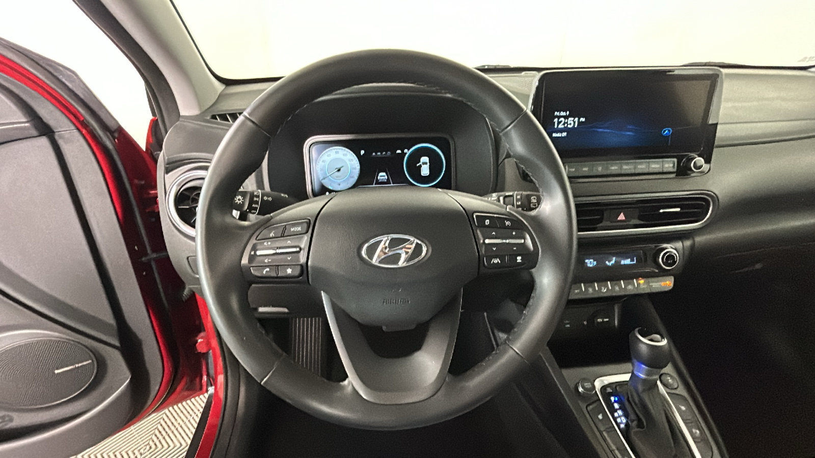 Certified 2022 Hyundai Kona Limited w/ Cargo Package AWD/4WD image 19