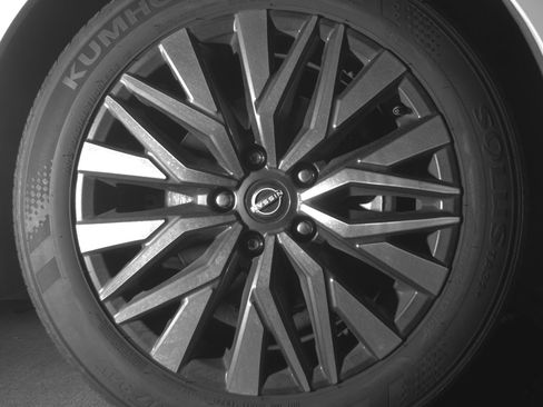 Used 2025 Nissan Altima 2.5 SV FWD image 13