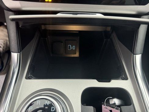 Used 2022 Ford Explorer XLT w/ Equipment Group 202A image 20