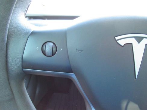 Used 2023 Tesla Model 3 Standard Range RWD image 27