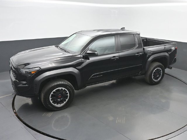 Used 2024 Toyota Tacoma TRD Off-Road AWD/4WD image 37