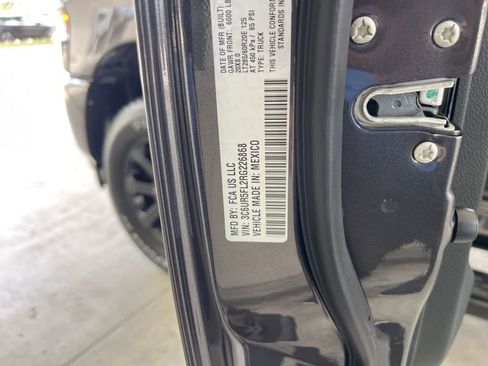 New 2024 RAM 2500 Laramie w/ Night Edition image 41