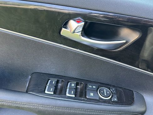 Used 2016 Kia Sorento LX image 41