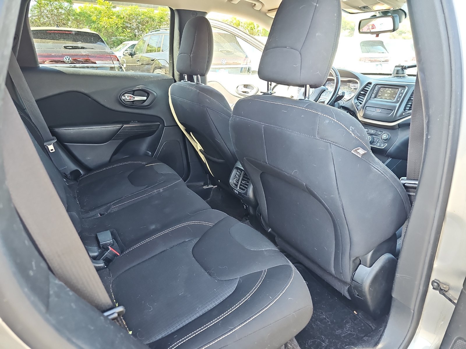 Used 2016 Jeep Cherokee Latitude FWD image 14