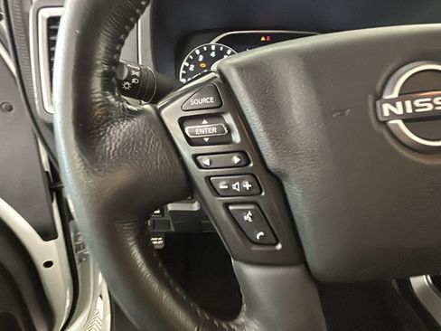 Used 2023 Nissan Frontier SV w/ SV Convenience Package AWD/4WD image 15