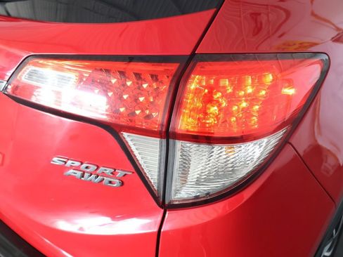 Used 2019 Honda HR-V Sport image 32