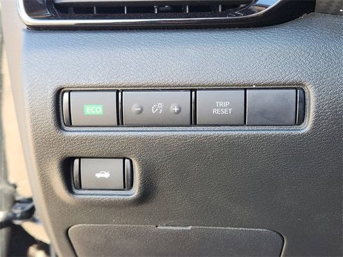 Used 2020 Nissan Sentra SV image 18