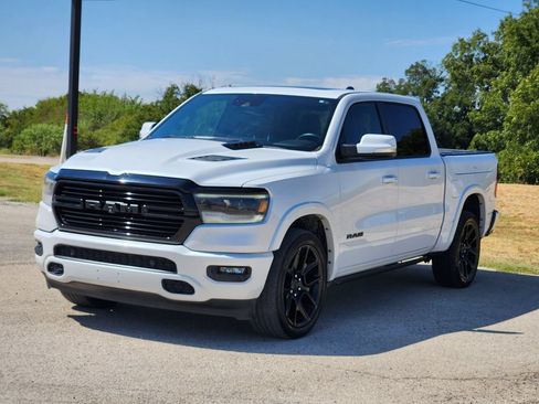 Used 2020 RAM 1500 Laramie RWD image 3