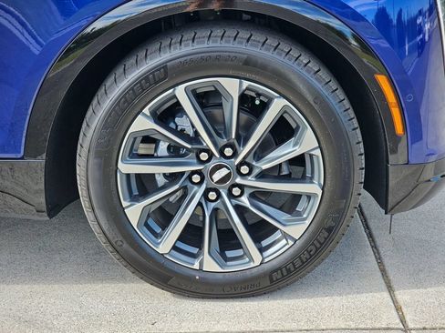 New 2026 Cadillac Lyriq Sport AWD/4WD image 9