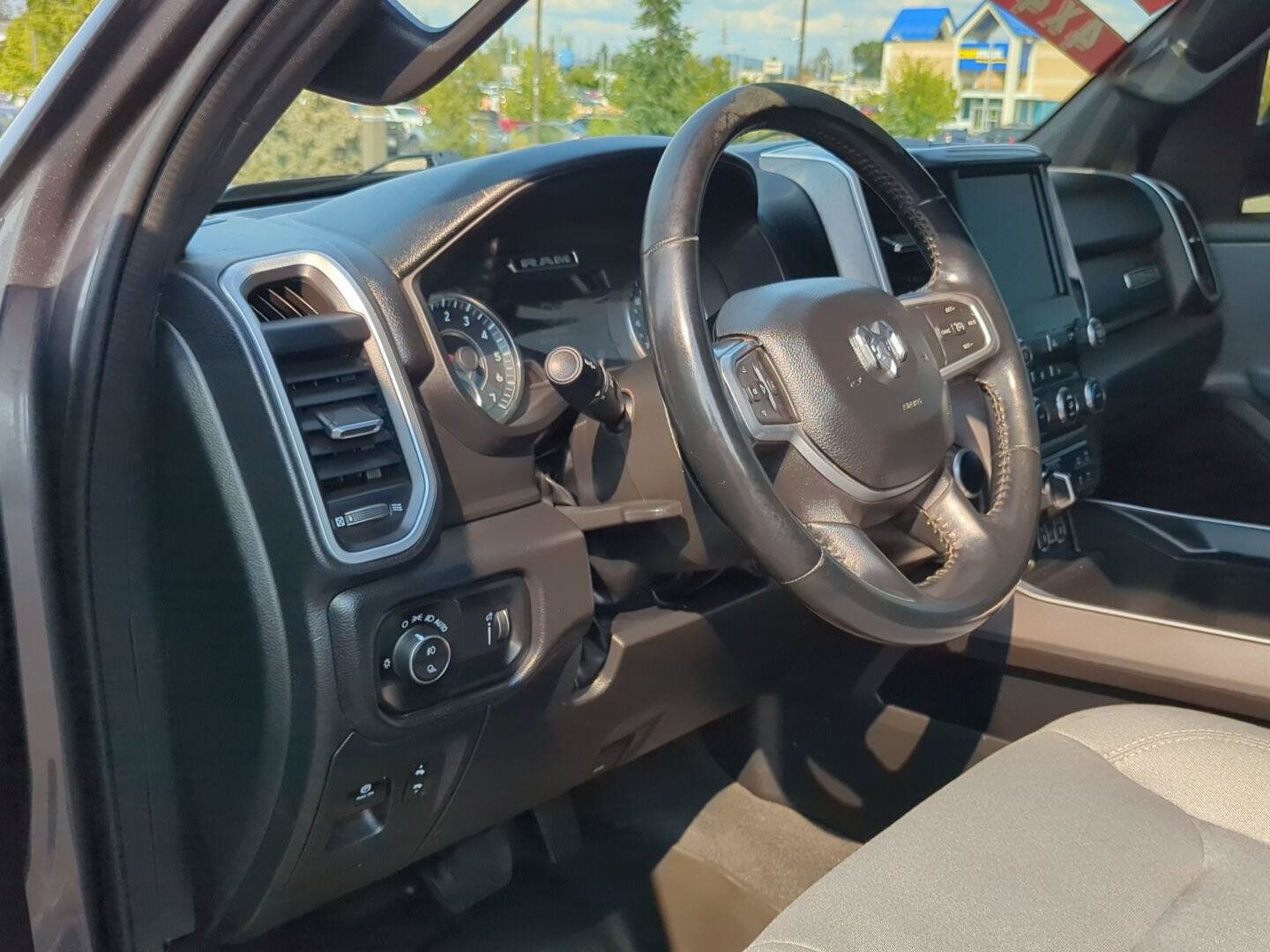 Used 2022 RAM 1500 Big Horn AWD/4WD image 11