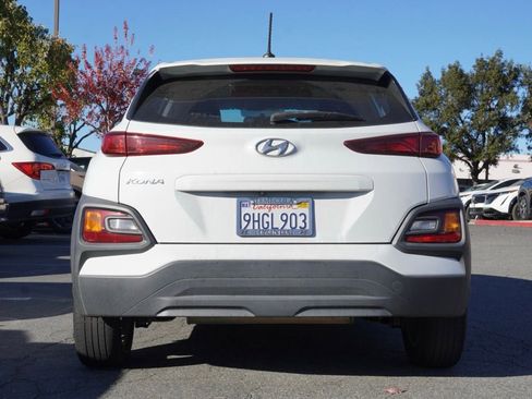 Used 2018 Hyundai Kona SE image 3