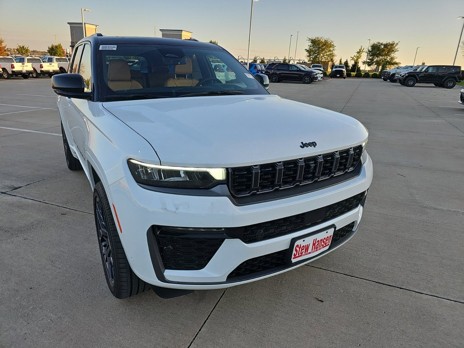 New 2027 Jeep Grand Cherokee Summit AWD/4WD image 8