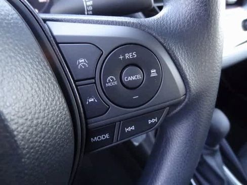Used 2025 Toyota Corolla LE image 16