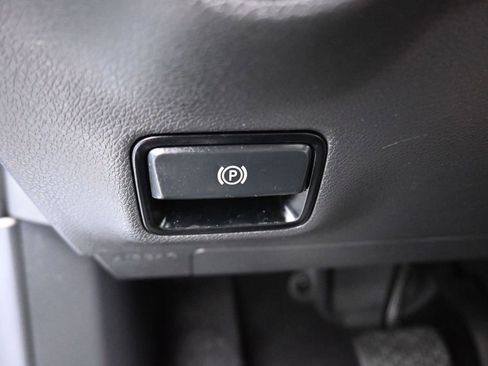 Used 2019 Mercedes-Benz GLA 250 4MATIC image 35