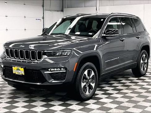 Used 2025 Jeep Grand Cherokee Limited 4xe AWD/4WD image 12