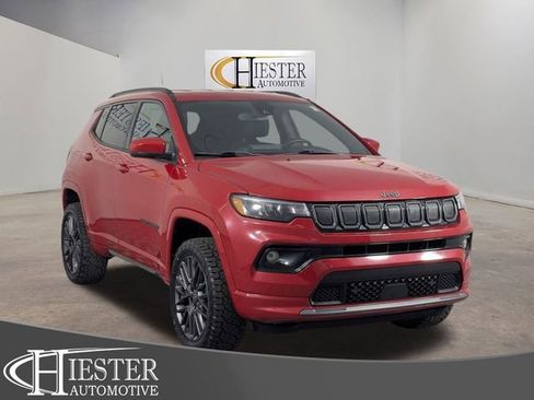 Used 2022 Jeep Compass Limited image 1