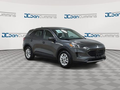 Used 2020 Ford Escape SE image 3