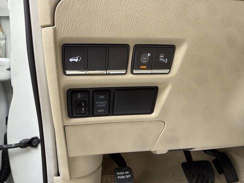 Used 2015 INFINITI QX80 Luxe w/ 22" Wheel Package image 18