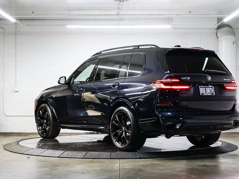 Used 2026 BMW X7 xDrive40i w/ M Sport Package AWD/4WD image 4