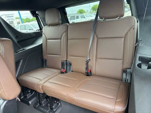Used 2022 Chevrolet Tahoe High Country AWD/4WD image 17