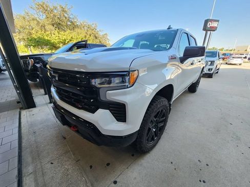 Used 2024 Chevrolet Silverado 1500 LT Trail Boss w/ Convenience Package II AWD/4WD image 3