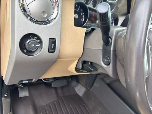 Used 2015 Ford F350 Lariat RWD image 25